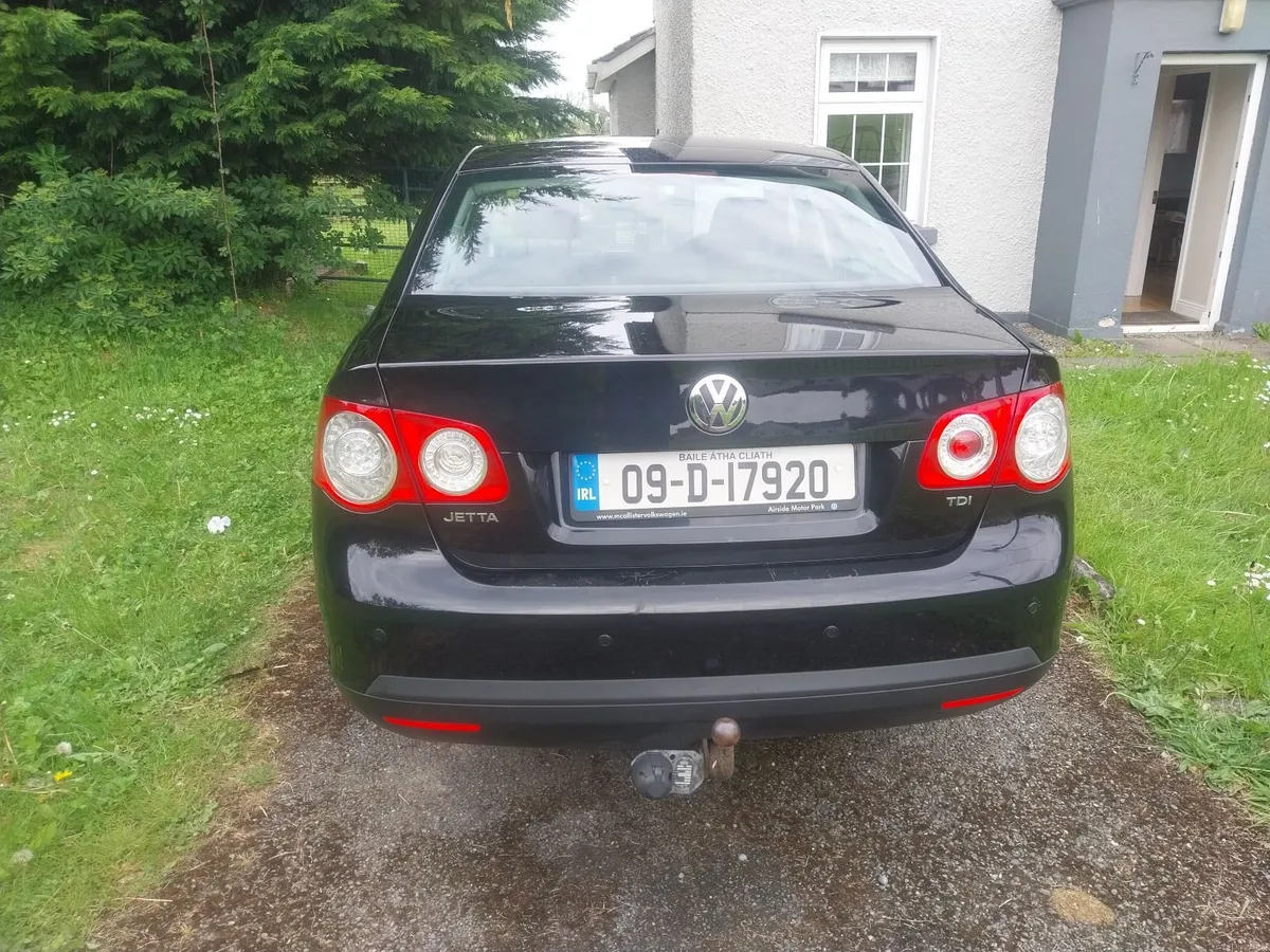 Volkswagen Jetta 2009 - Image 4
