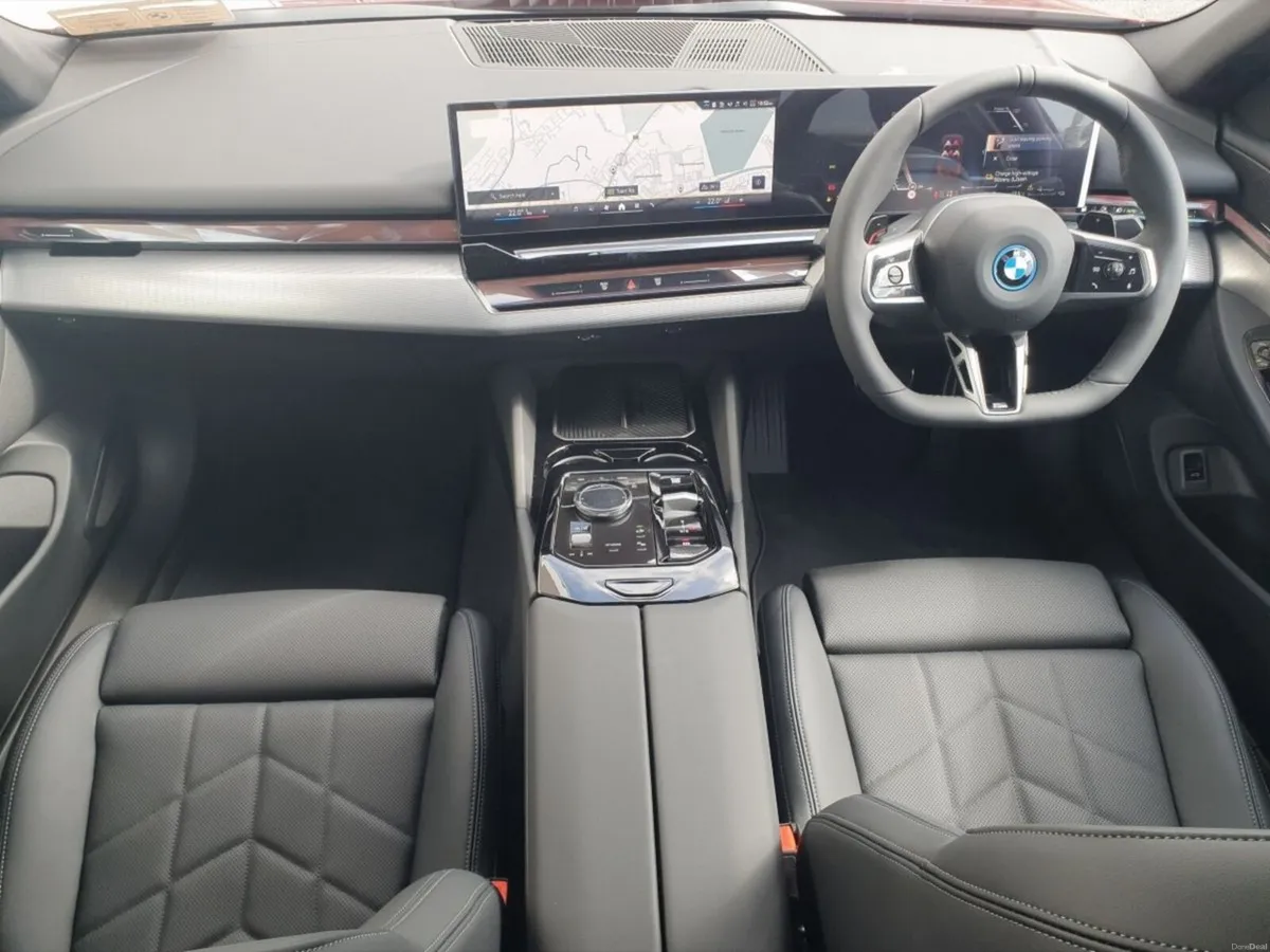 BMW 5-Series 530e M Sport Saloon - Image 4