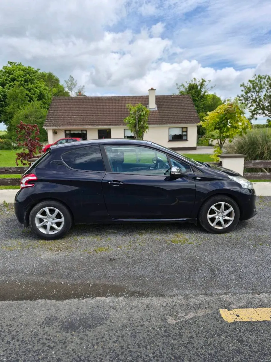 Car - Image 1
