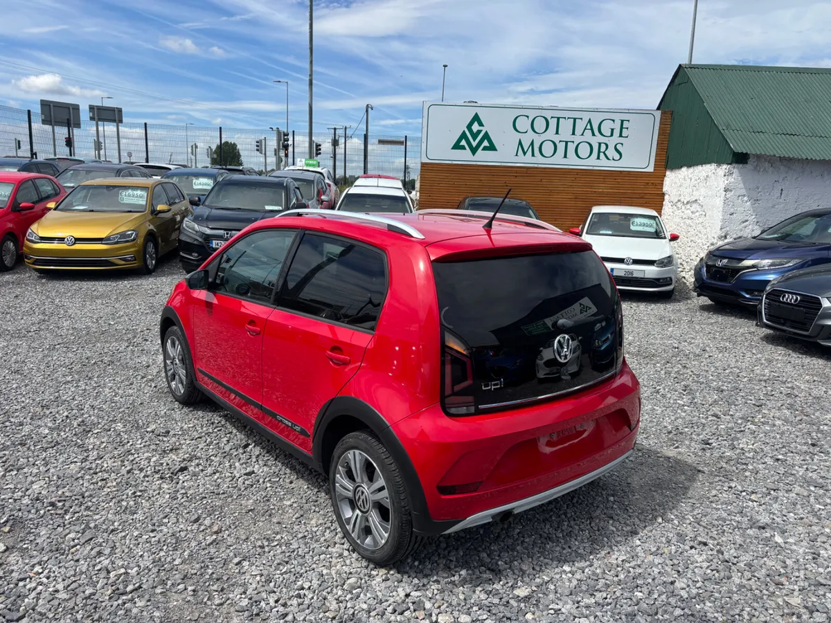 Volkswagen Cross Up! - Image 3