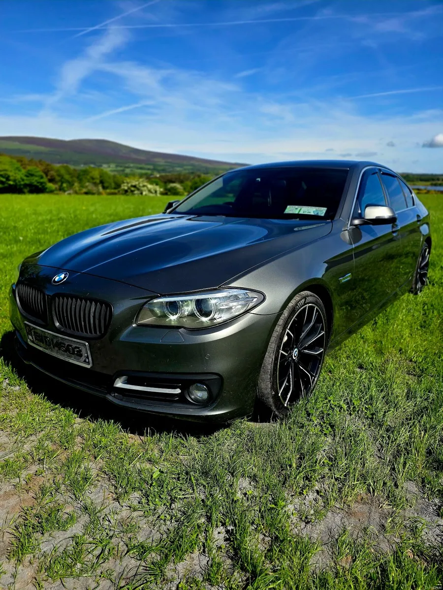 BMW 5-Series 2015 - Image 2