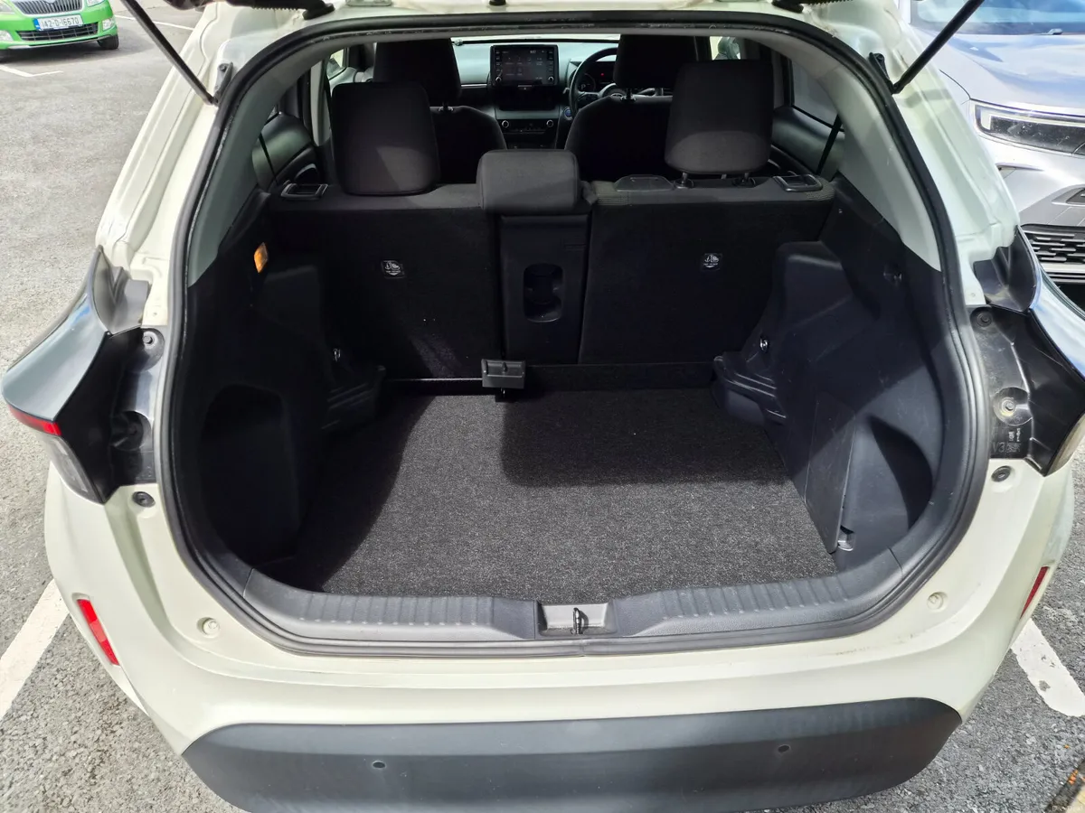 Toyota Yaris Cross 2021 1.5L Petrol Hybrid Auto - Image 4