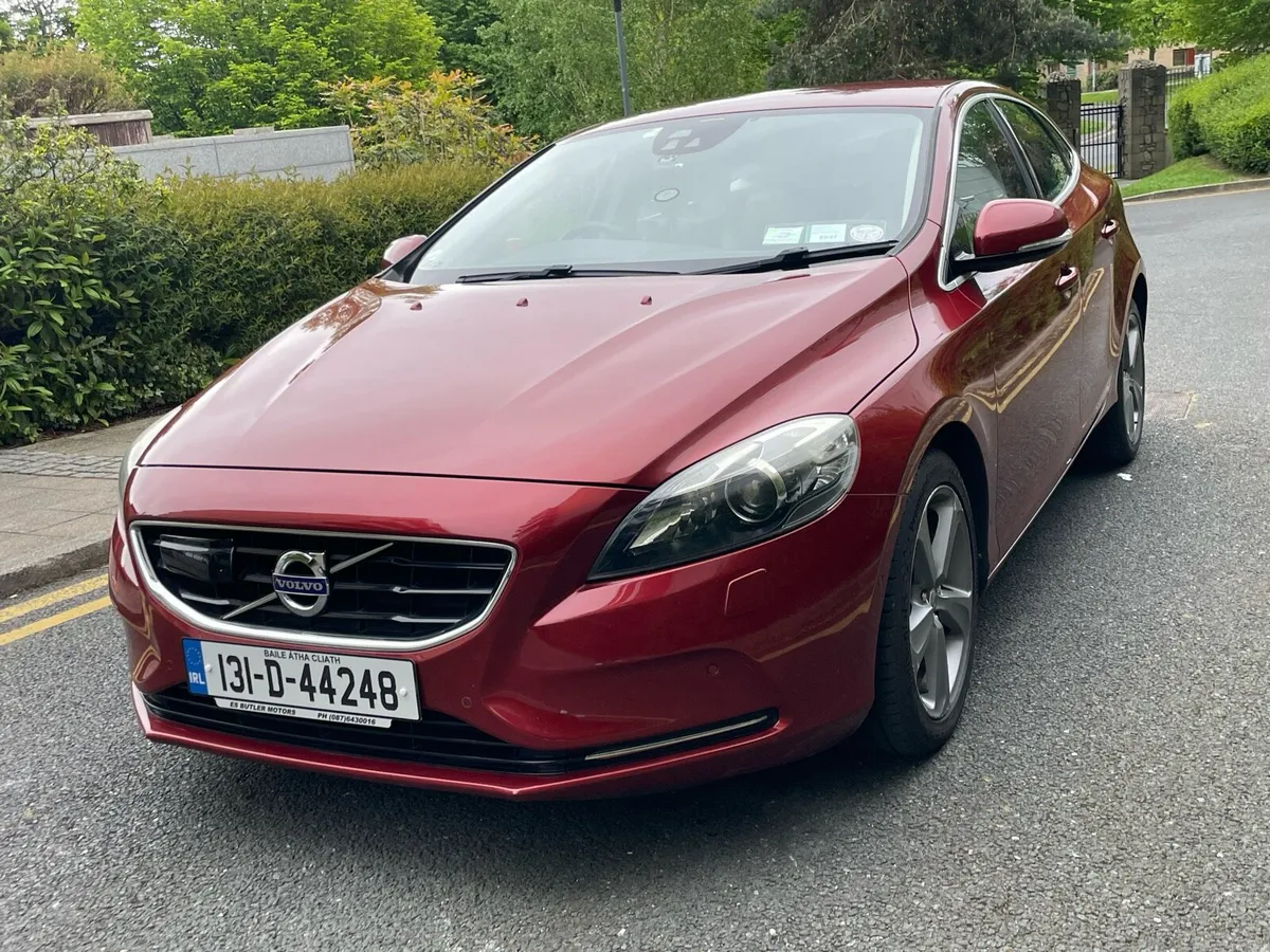 Volvo V40 T4 TOP SPEC - Image 3