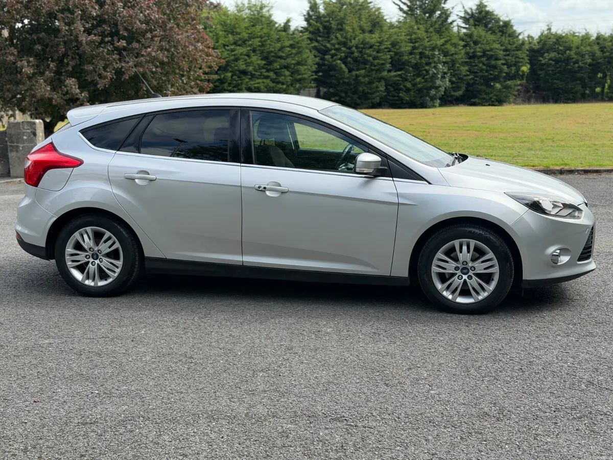 Ford Focus 141/ Tatanium / Full service - Image 4