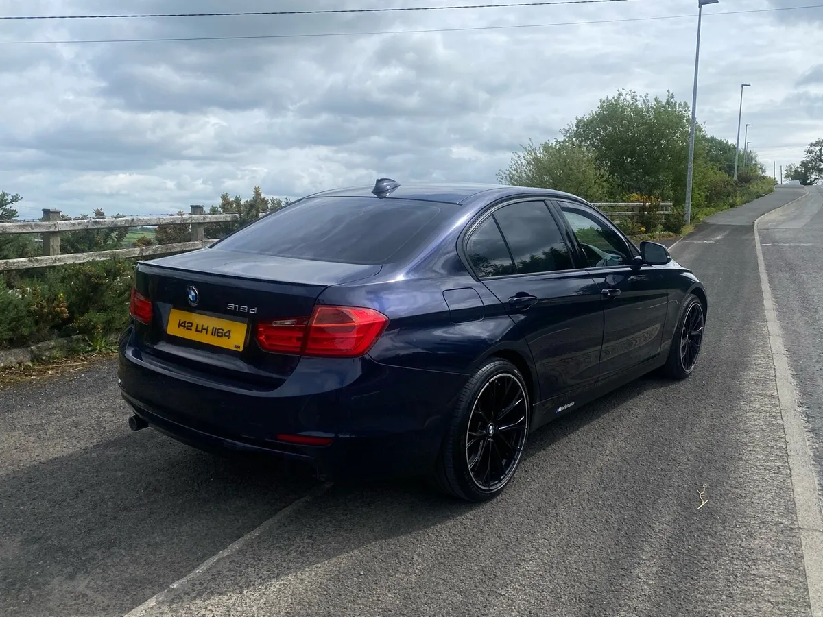 BMW 318d - Image 2