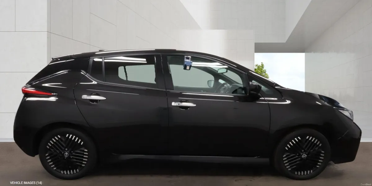2022 Nissan Leaf N-Connecta - Image 4