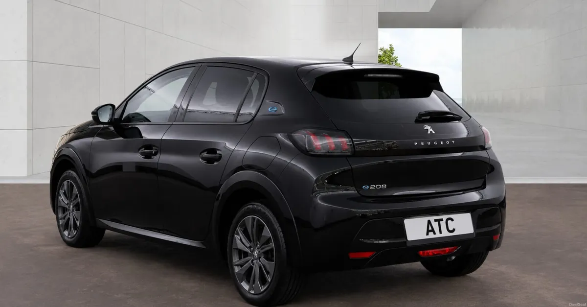 2022 Peugeot 208 Allure Premium EV - Image 2