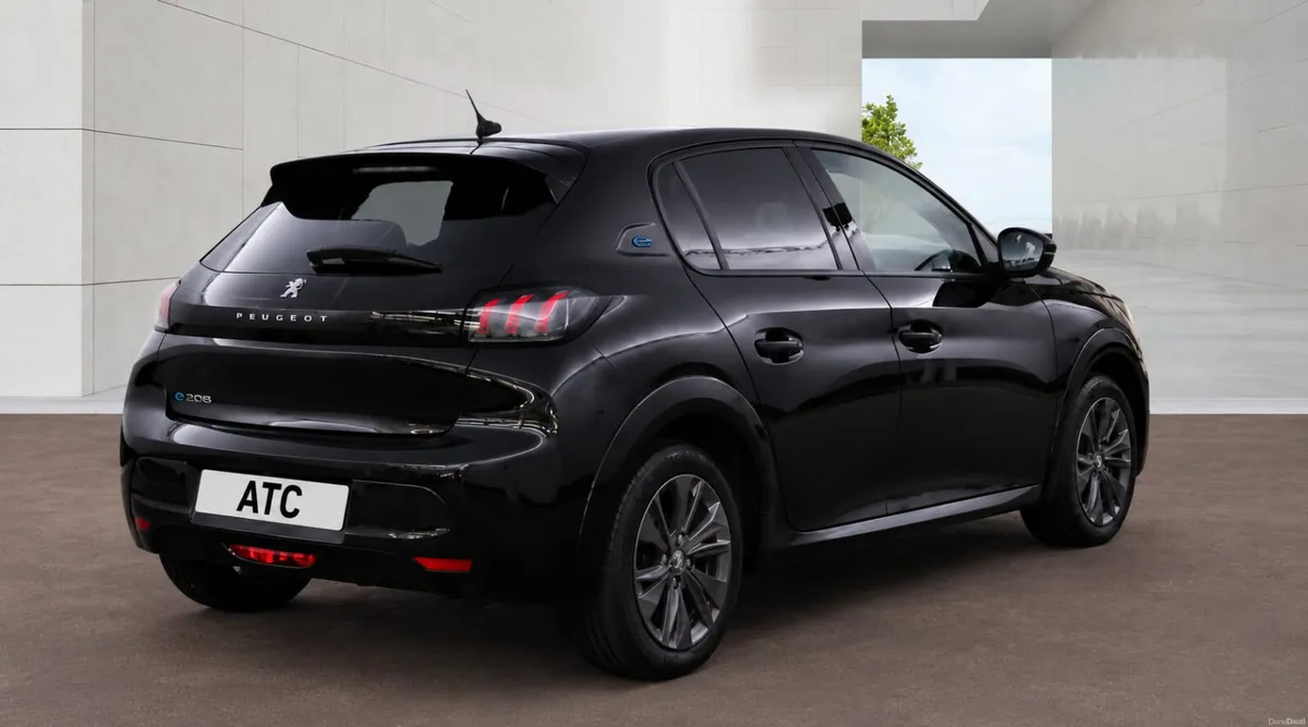 2022 Peugeot 208 Allure Premium EV - Image 3