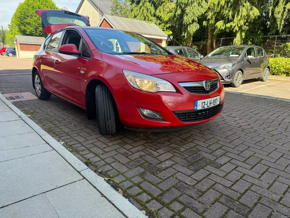 Astra 12 with new nct 07/27 low km 76700 - Image 4