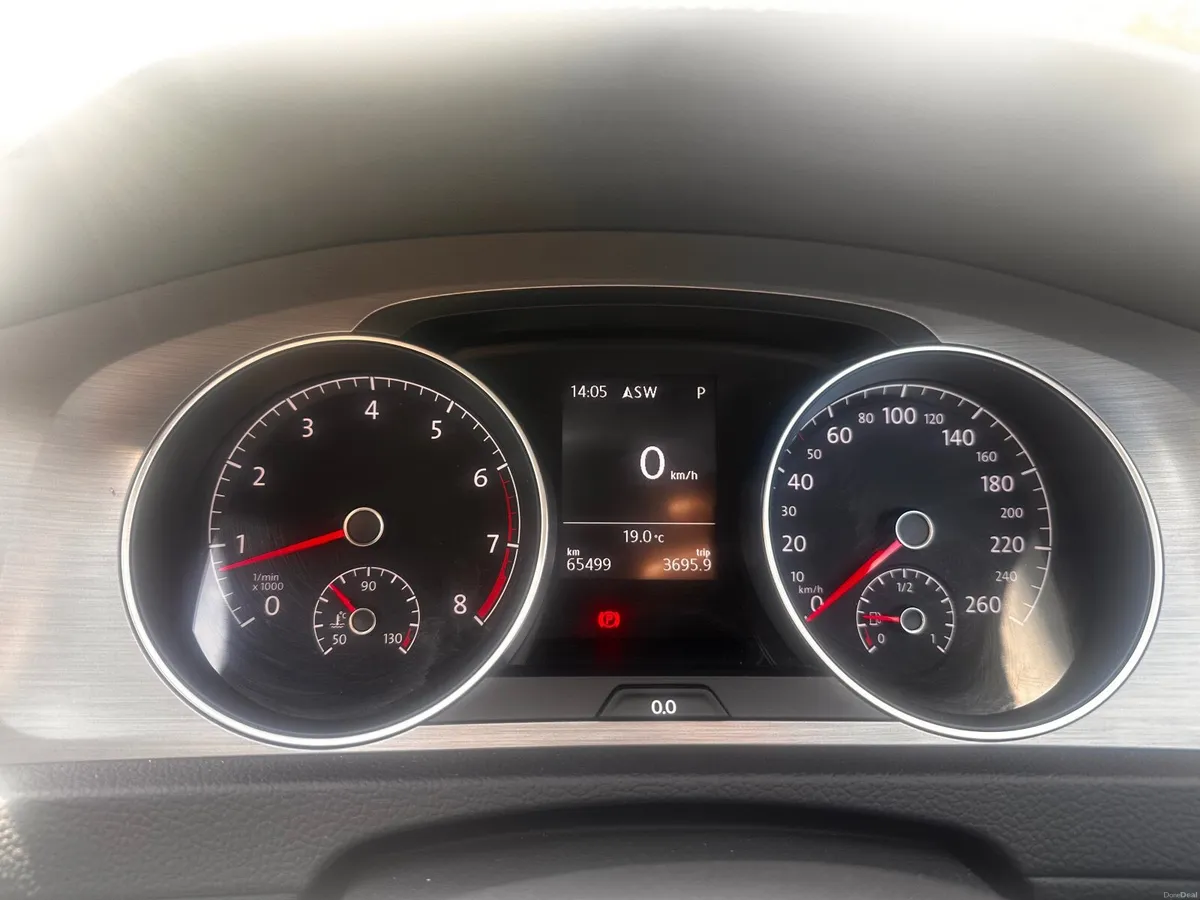 Volkswagen Golf 2015 Petrol - Excellent Condition - Image 4