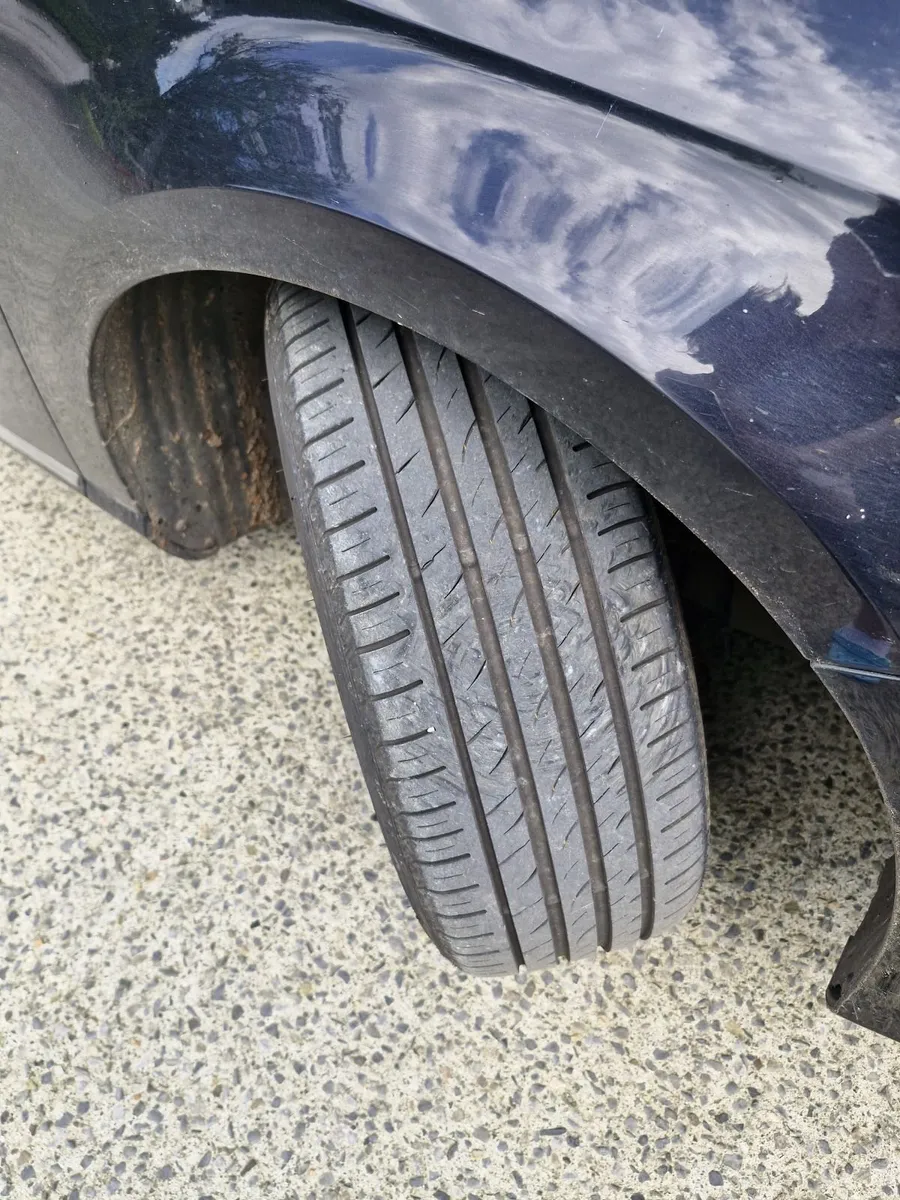 Volkswagen Passat 2013 - Image 3