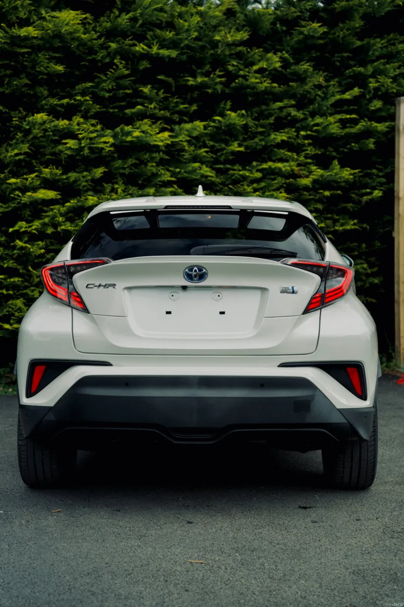 Toyota C-HR Hybrid 2018 - Image 4