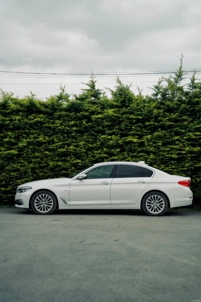 BMW 523d 2.0  Luxury 2017 - Image 2