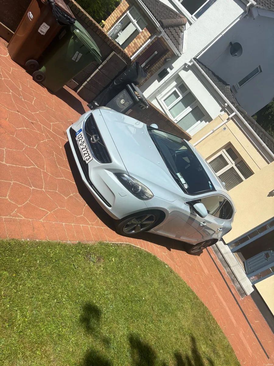 Volvo V40 full spec AUTOMATIC - Image 1