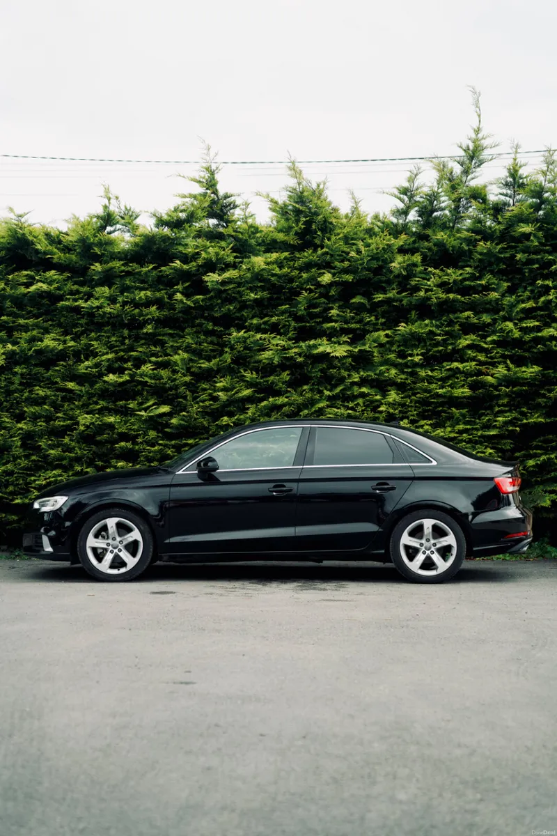 Audi A3 Sedan 1.4 TFSI 2017 - Image 2
