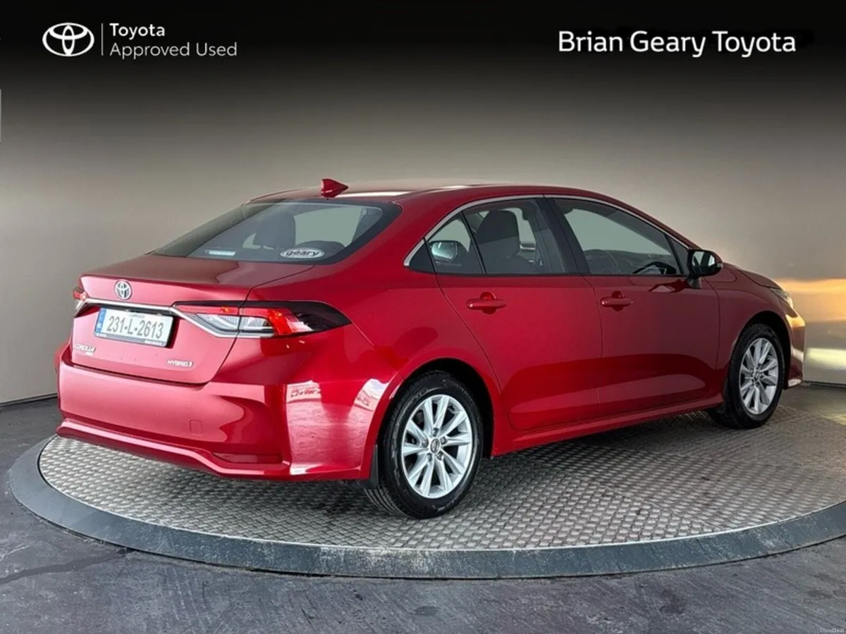 Toyota Corolla HYBRID LUNA SALOON - Image 2