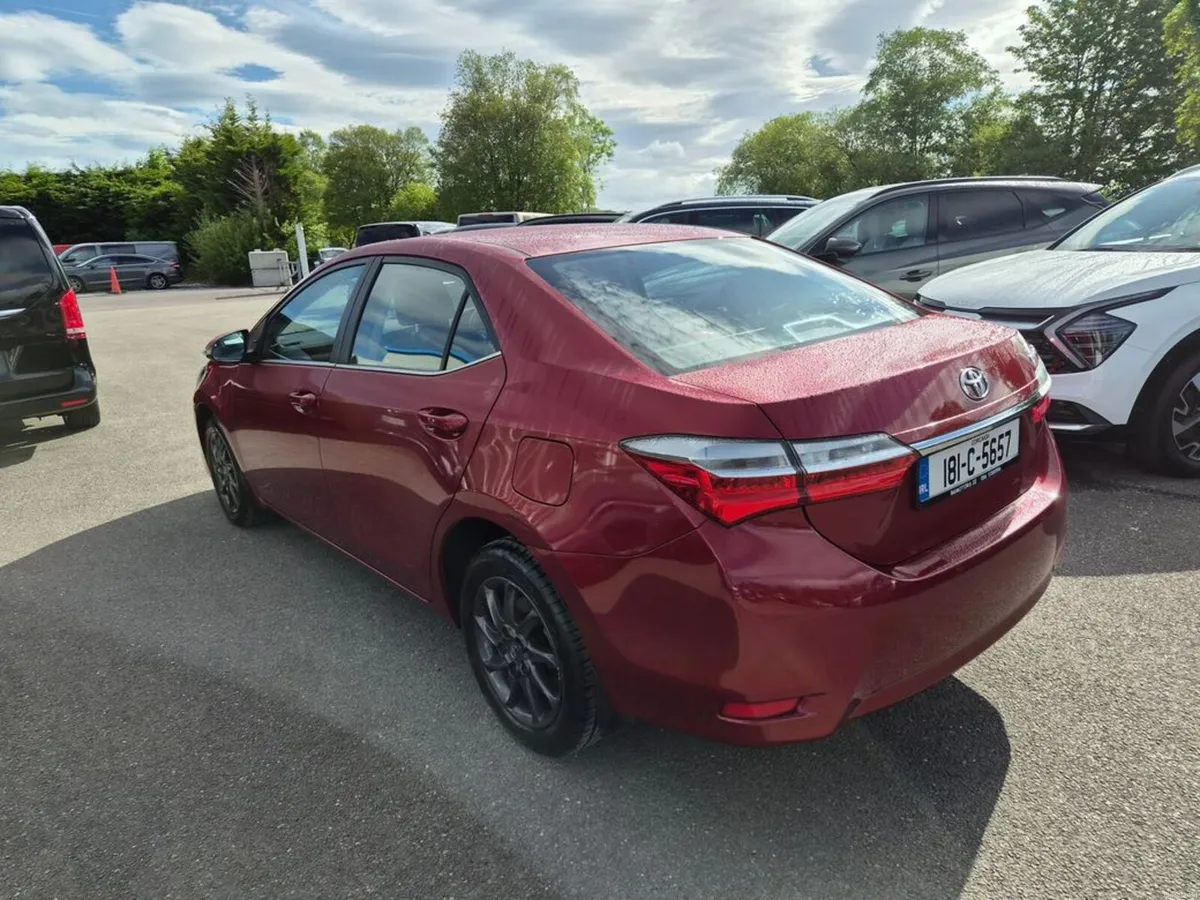 Toyota Corolla 1.33 Luna 4DR - Image 2