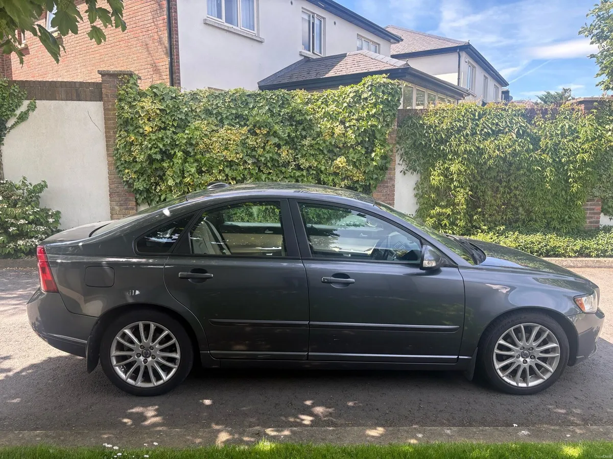 11 VOLVO S40 1.6 DIESEL - Image 3