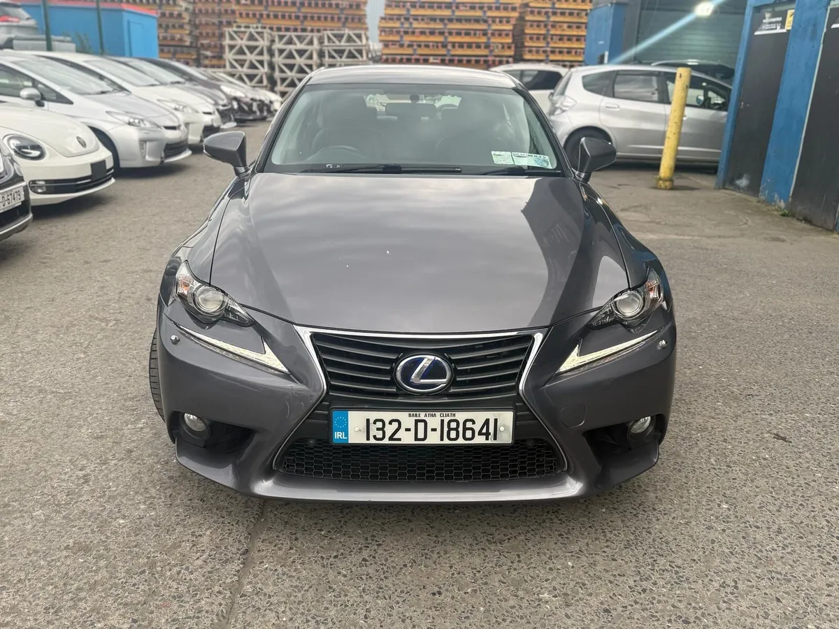 Lexus IS 2013 - Image 1
