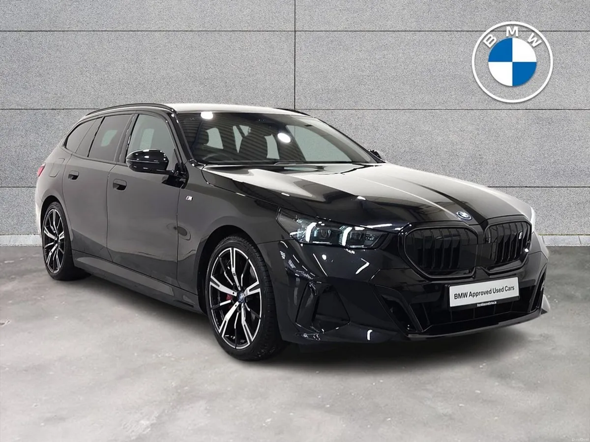 BMW i5 eDrive40 M Sport Pro Touring - Image 1