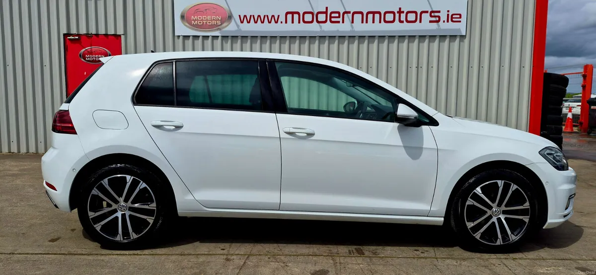 Volkswagen Golf auto tsi comfort plus 7.5 low kms - Image 4