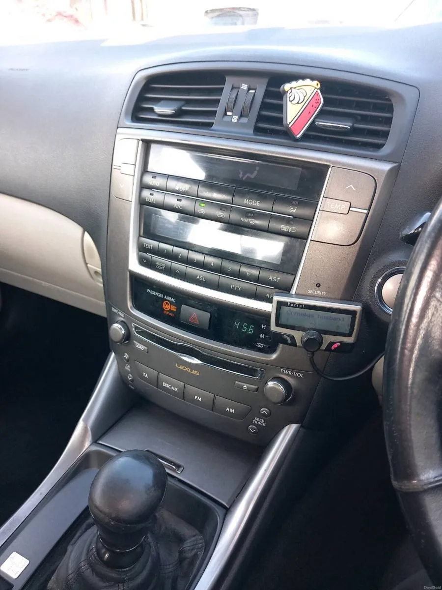 Lexus IS220D - Image 3