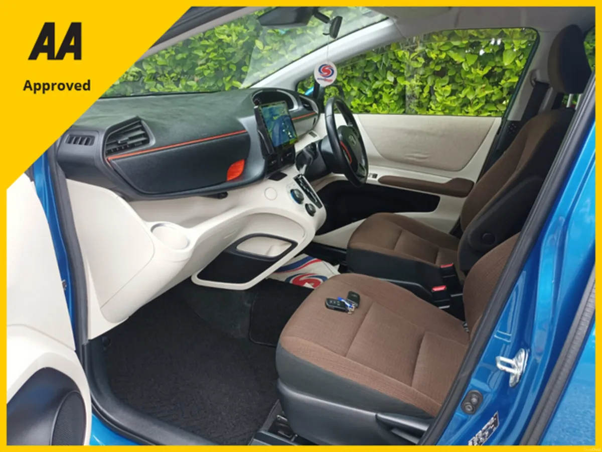 Low Mileage Toyota Sienta 1.5 Auto 7 seater, 2016 - Image 3
