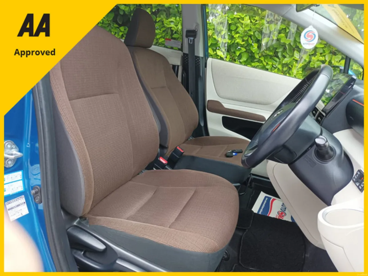 Low Mileage Toyota Sienta 1.5 Auto 7 seater, 2016 - Image 2