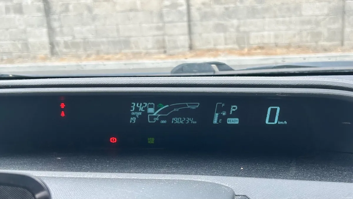 Toyota Aqua 2014 - Image 2