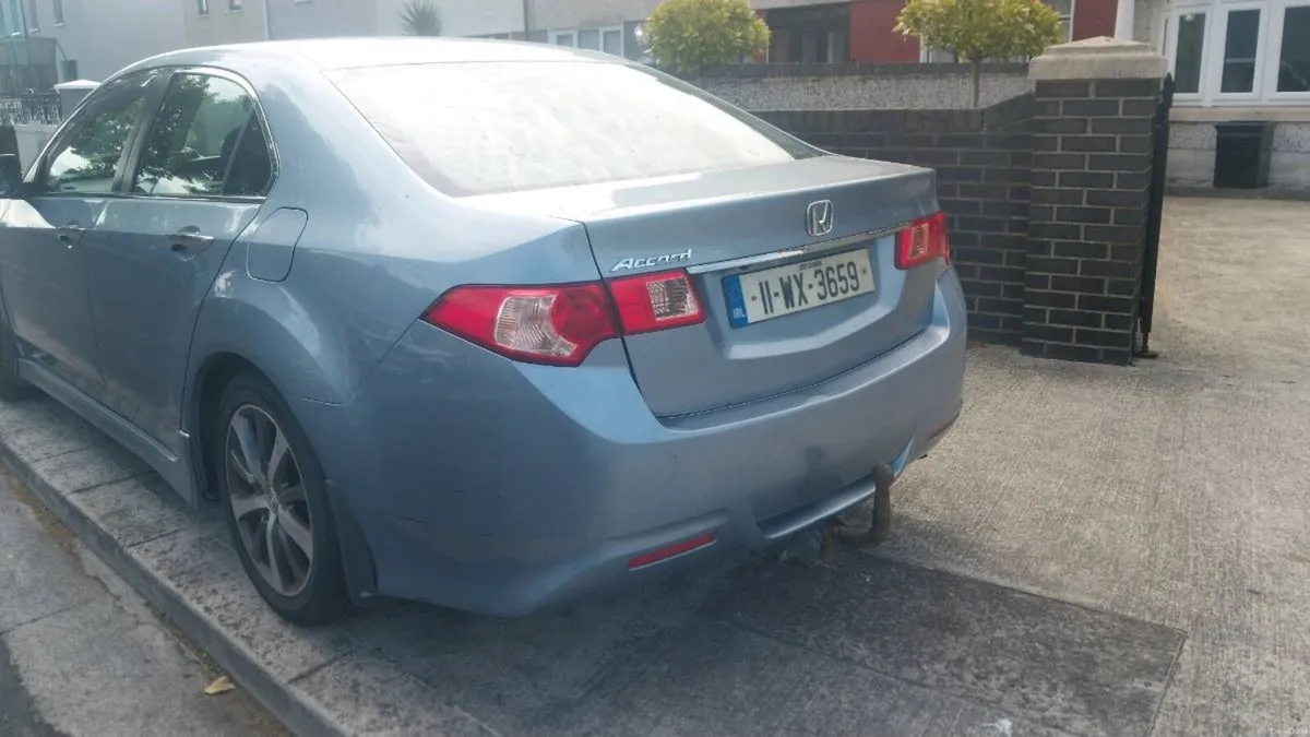 Car - Image 3