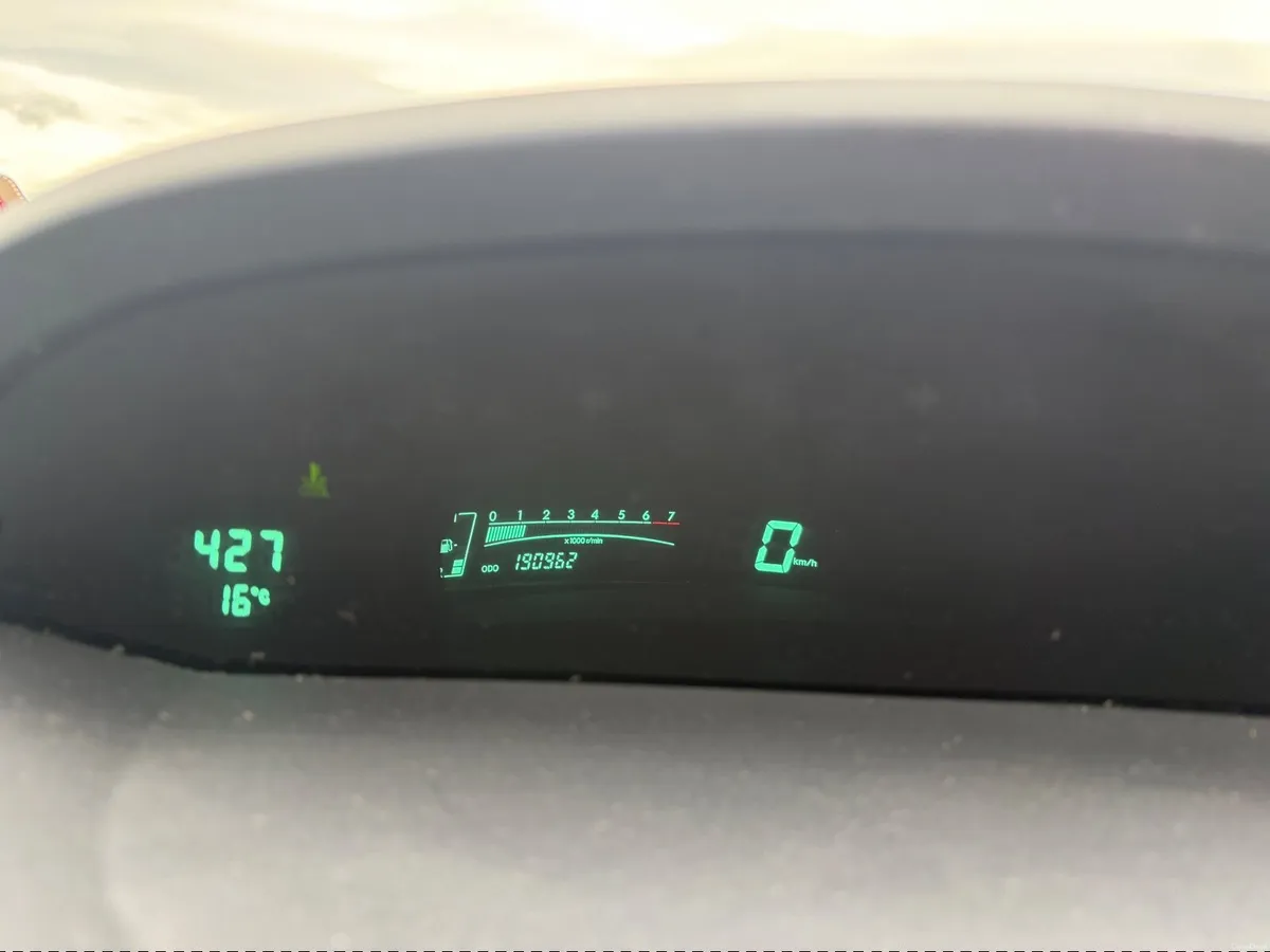 Toyota Yaris 2008 - Image 3