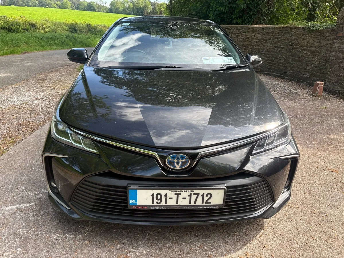 TOYOTA COROLLA HYBRID LUNA - Image 3