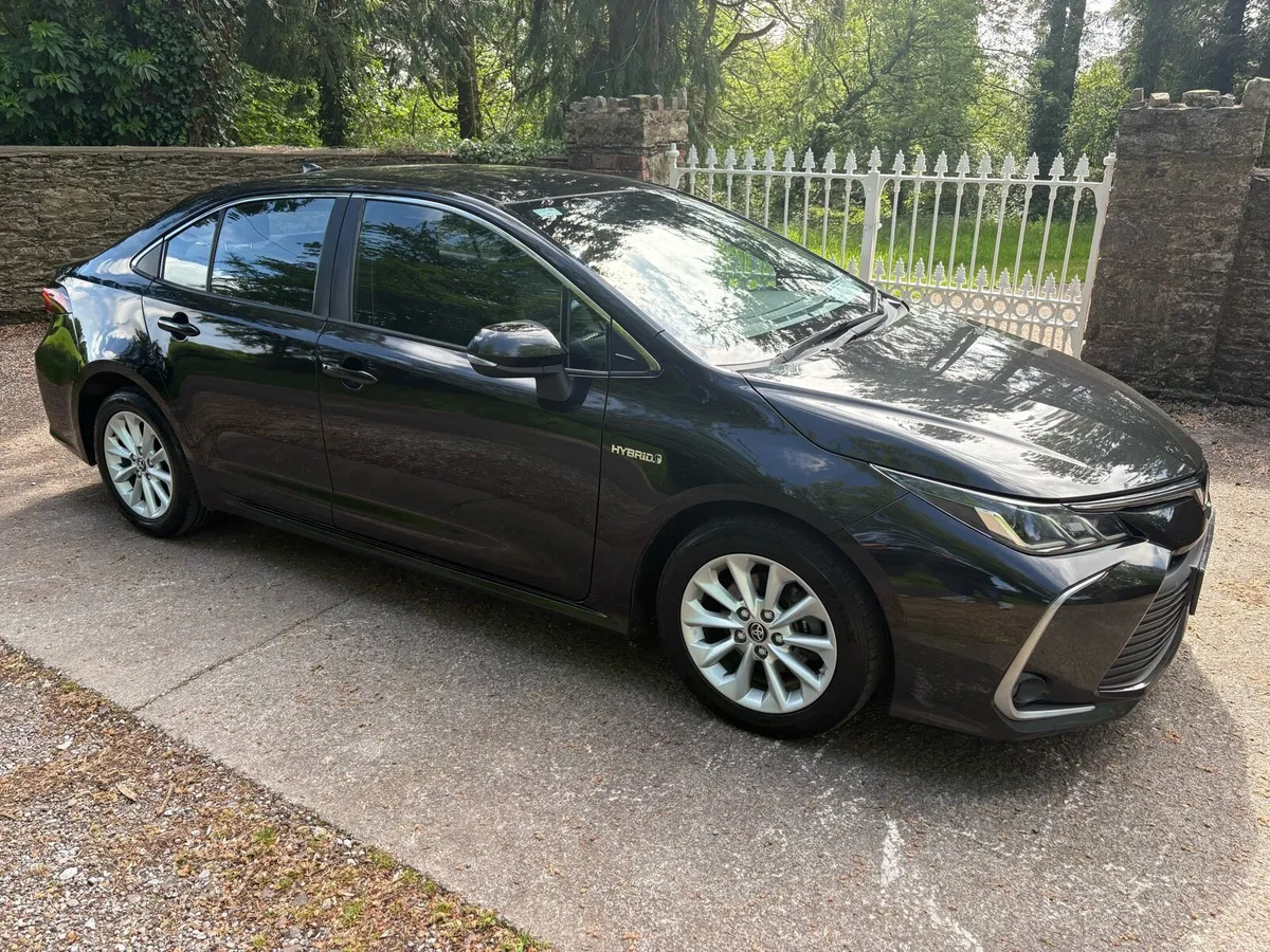TOYOTA COROLLA HYBRID LUNA - Image 1