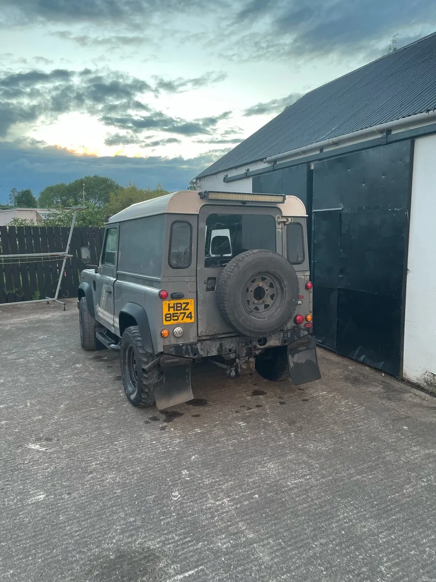 Land Rover defender - Image 3