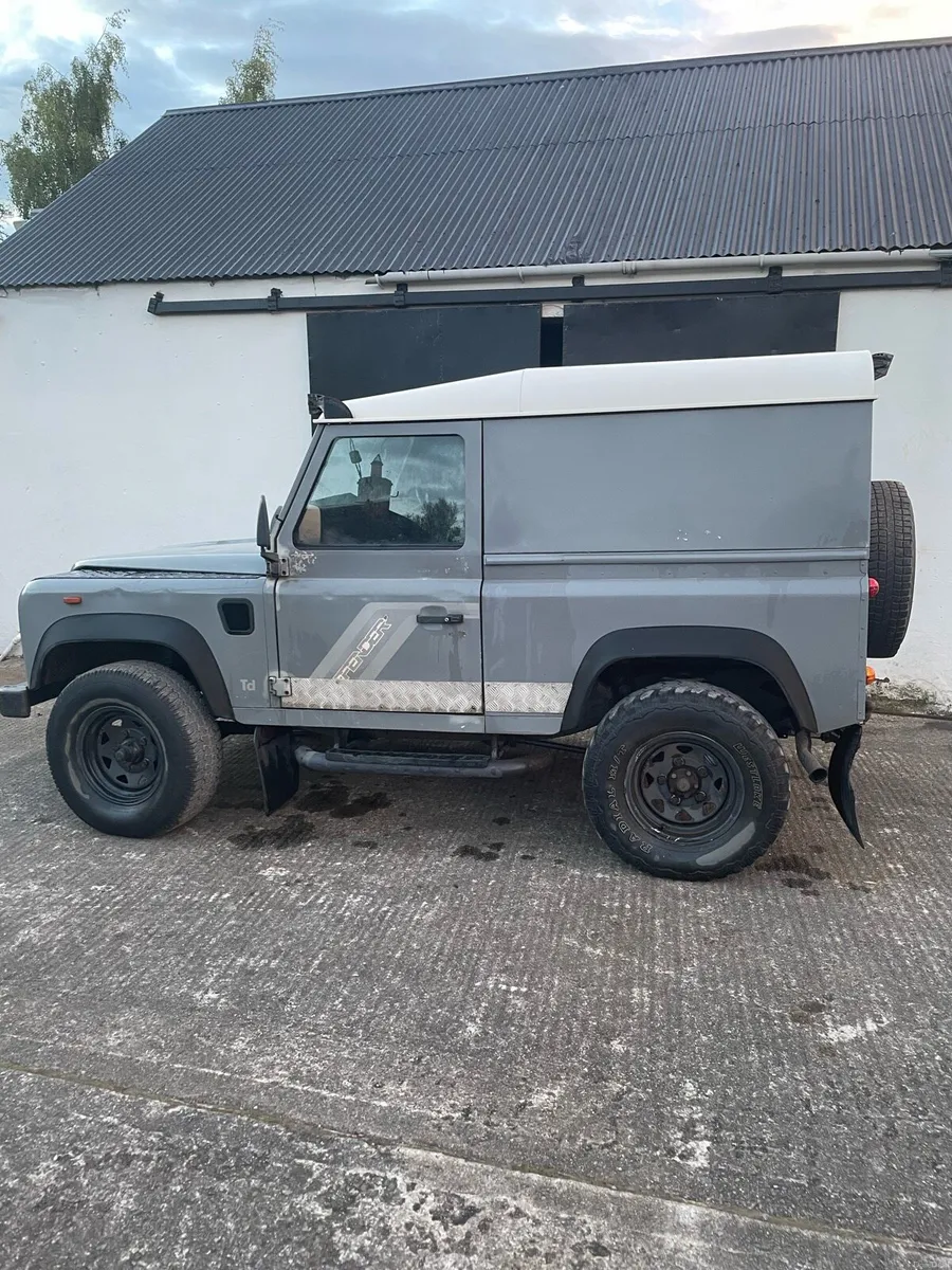 Land Rover defender - Image 4