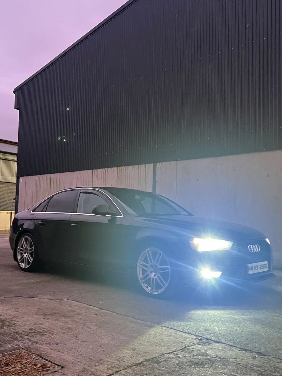 Audi A4 2014 - Image 1