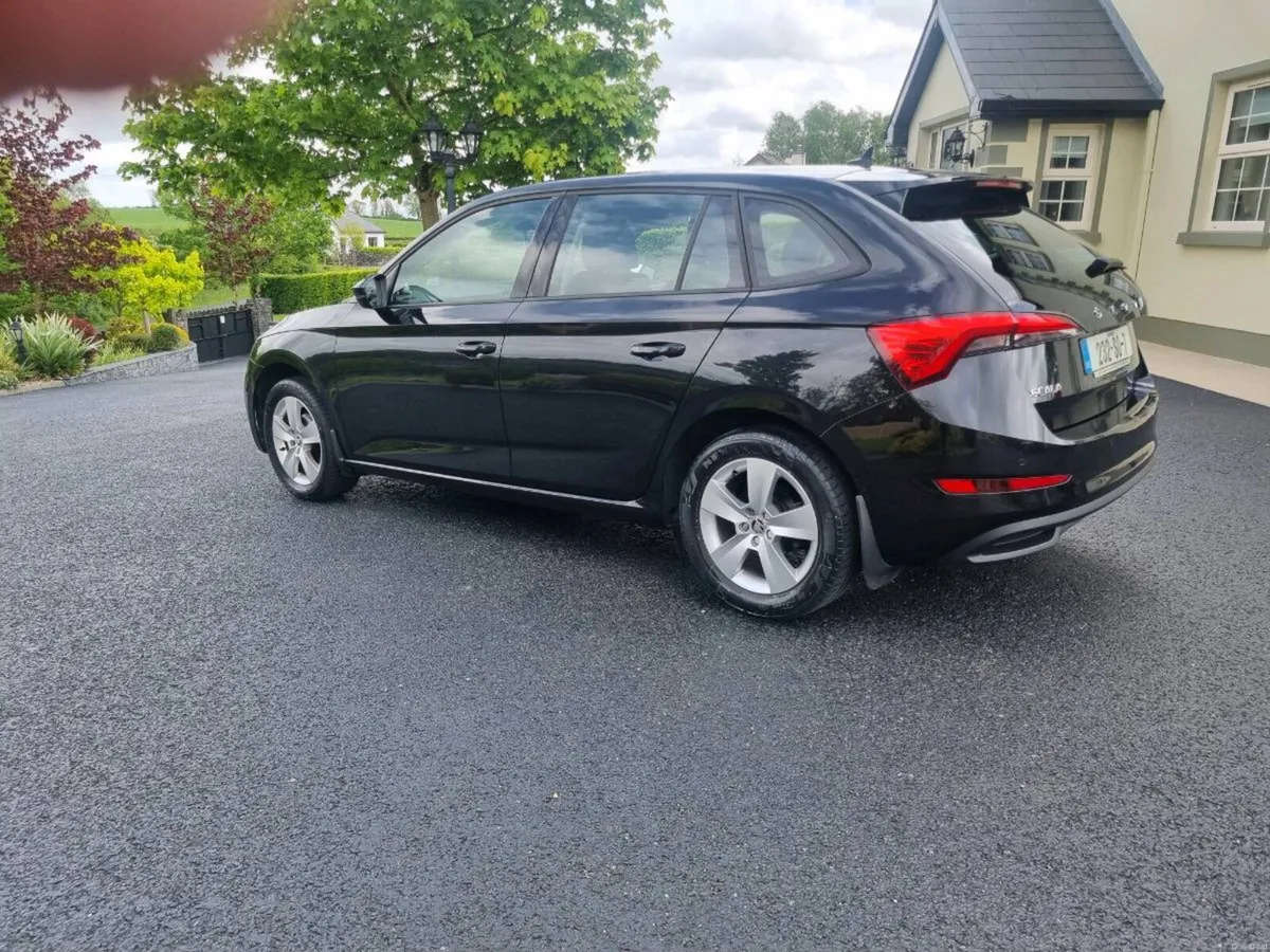 Car - Image 4