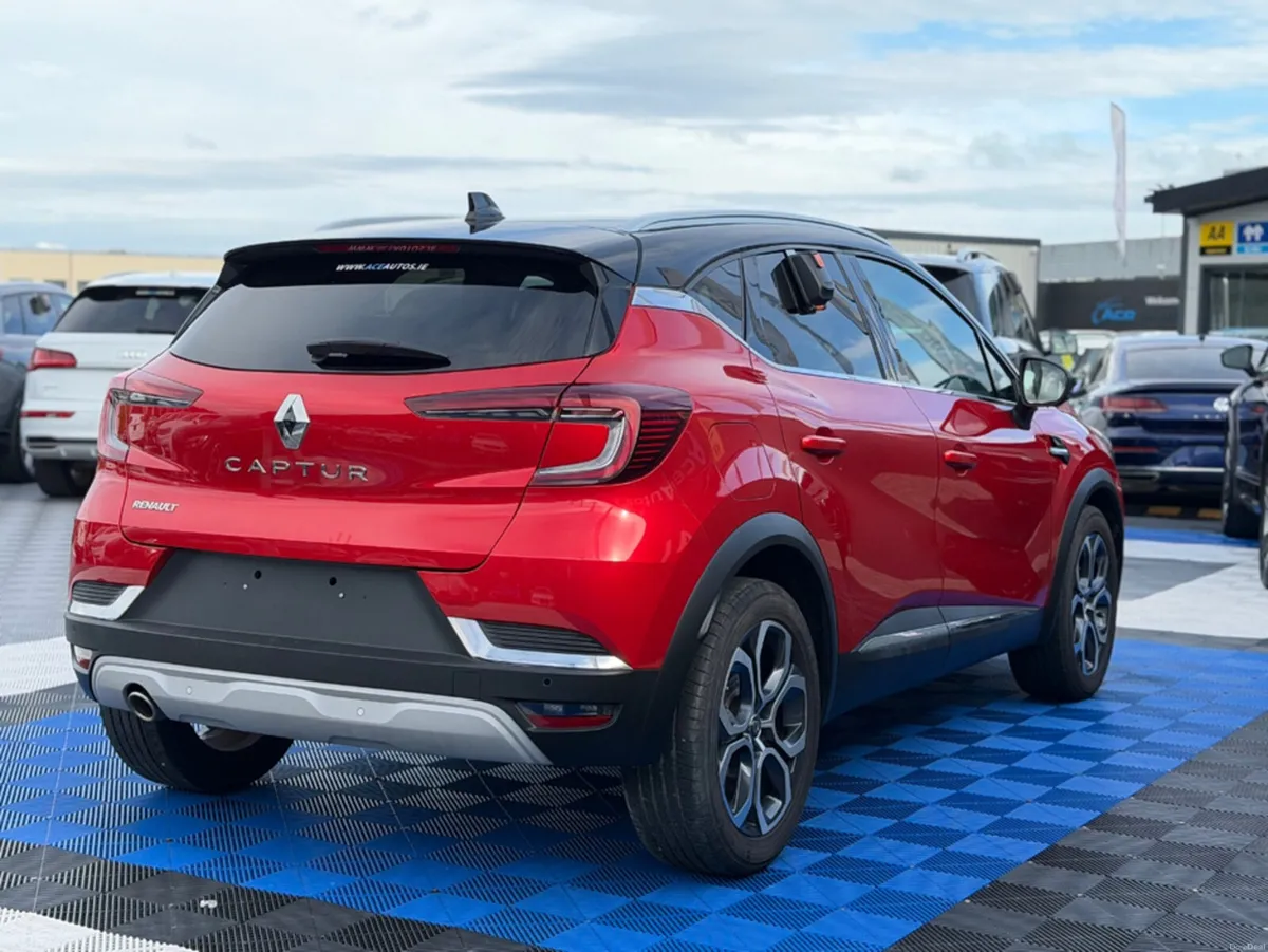 Renault Captur INTENSE - 1.3 PETROL - AUTO - 12M W - Image 3