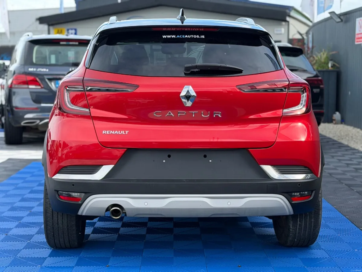 Renault Captur INTENSE - 1.3 PETROL - AUTO - 12M W - Image 4