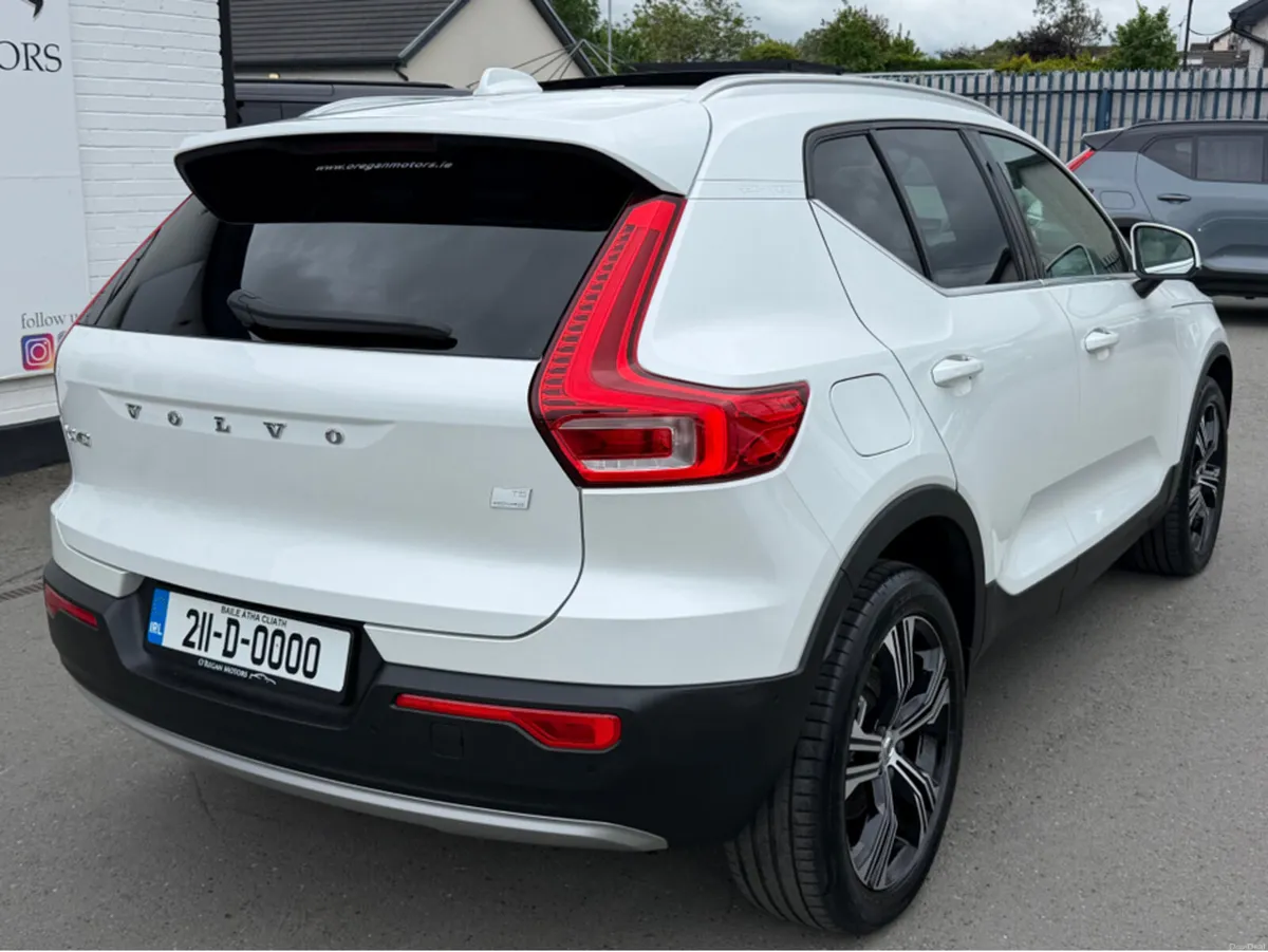 Volvo XC40 INSCRIPTION 1.5 T4 RECHARGE - Image 4