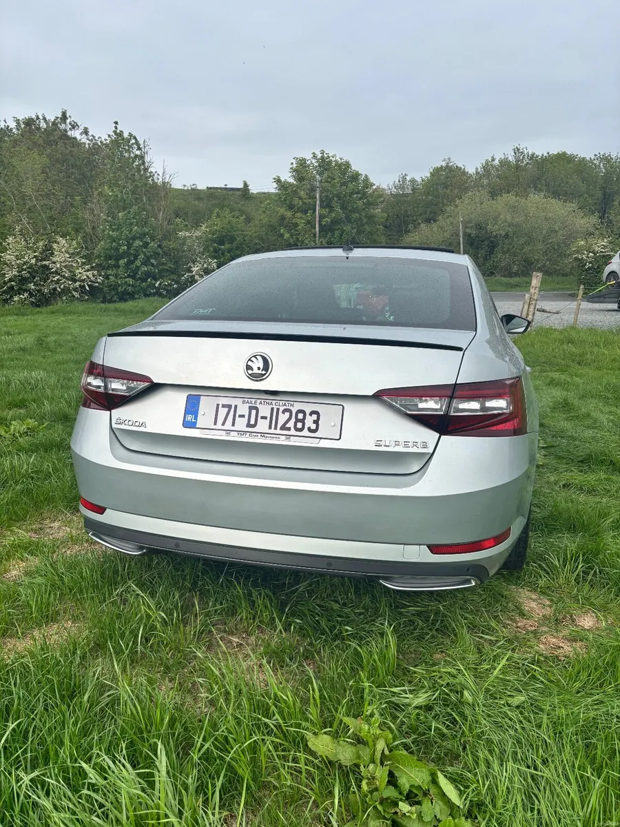 2017 Skoda Superb 2.0 TDI Ambition Sport Line - Image 4