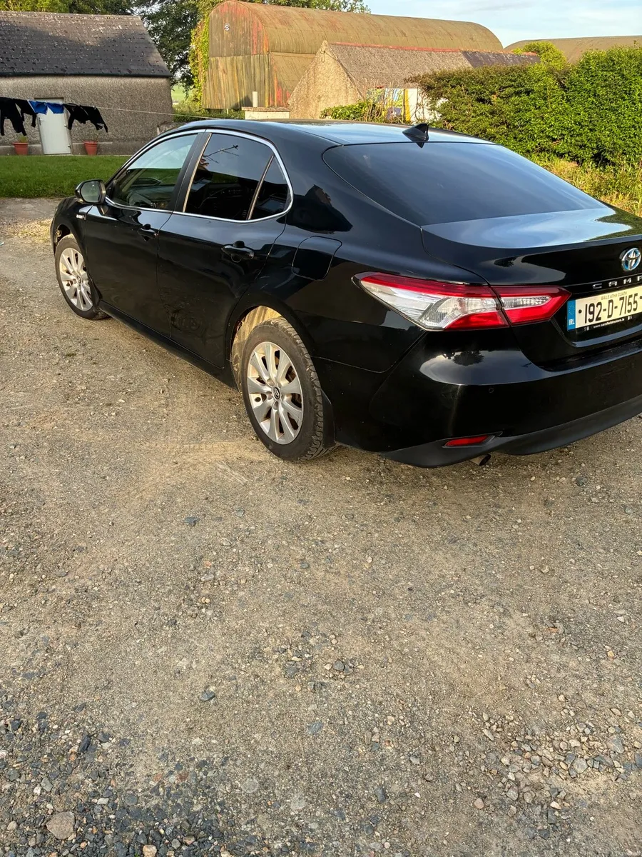 192 Toyota Camry Hybrid - Image 2
