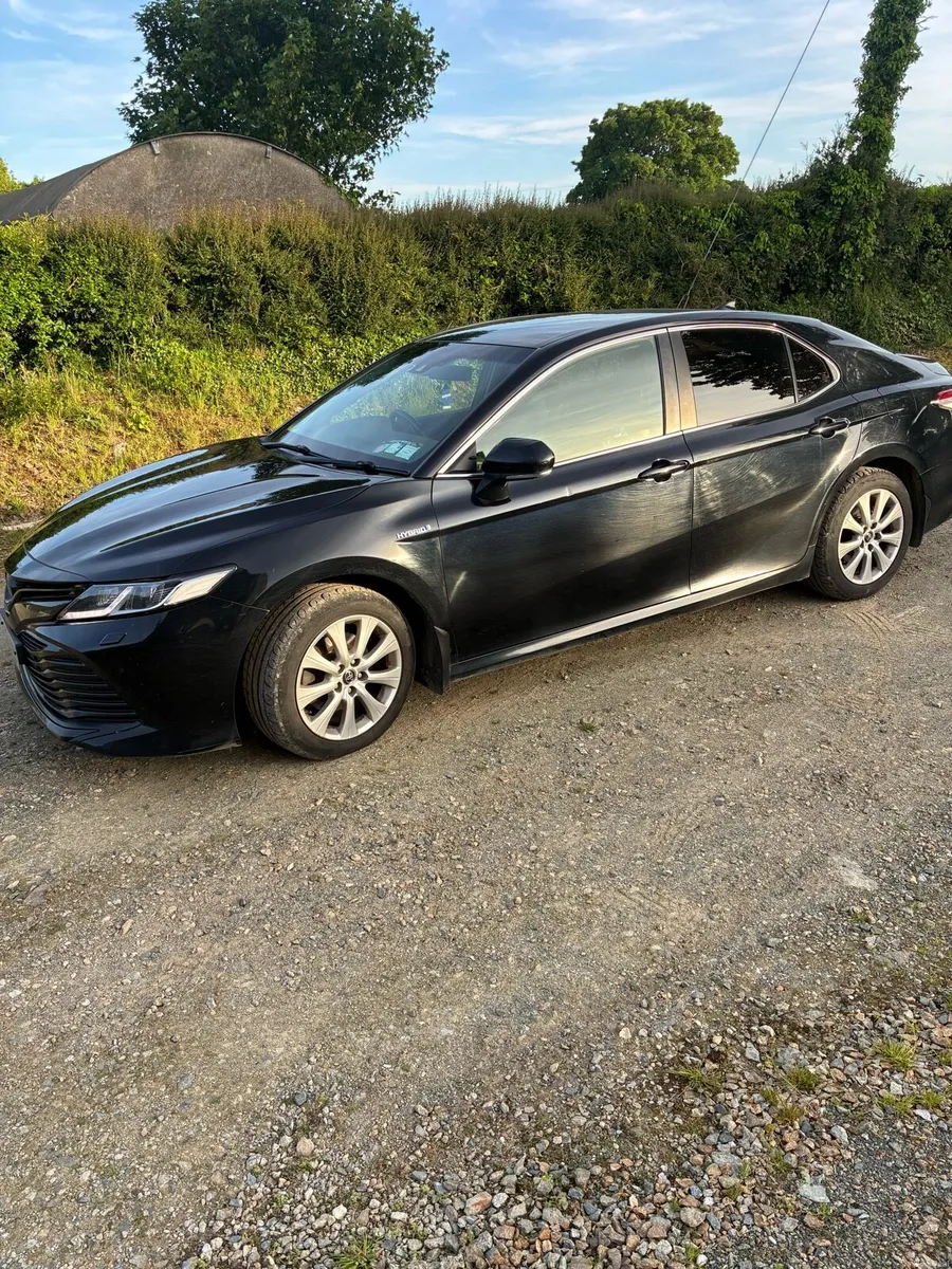 192 Toyota Camry Hybrid - Image 4