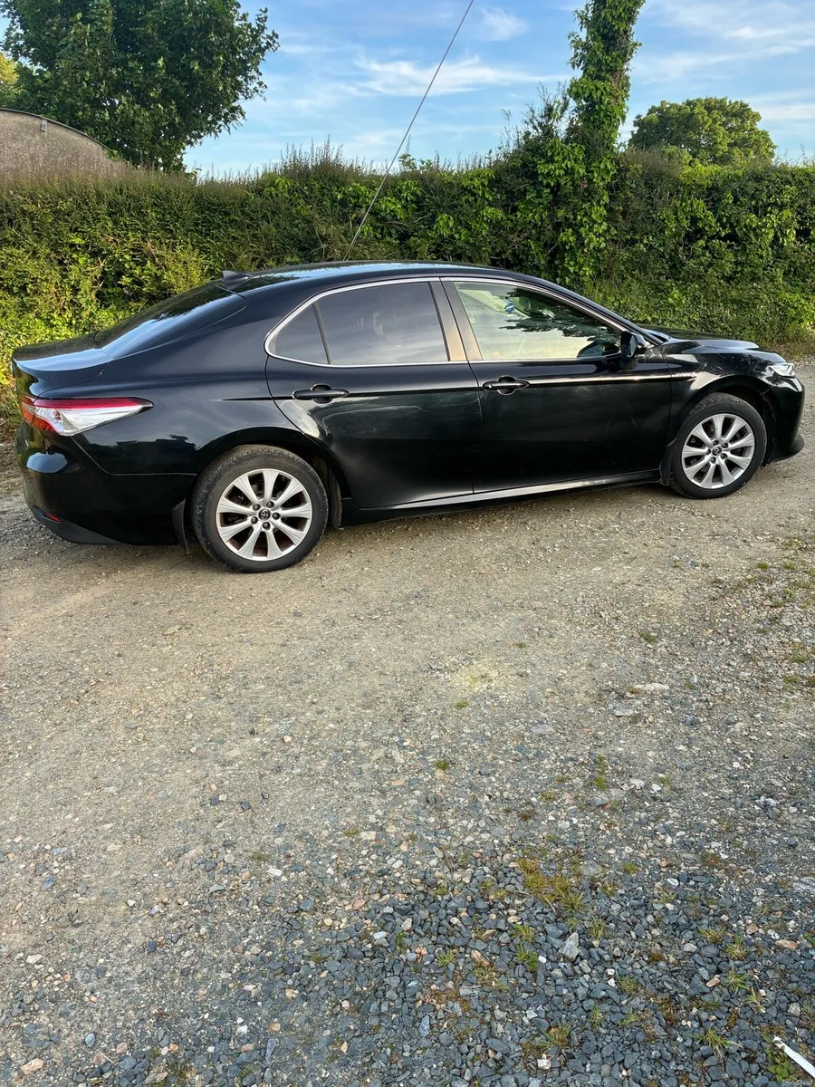 192 Toyota Camry Hybrid - Image 1