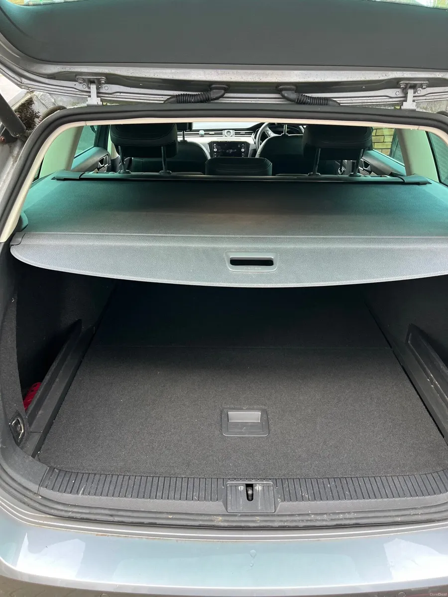 Volkswagen Passat 2019 - Image 3