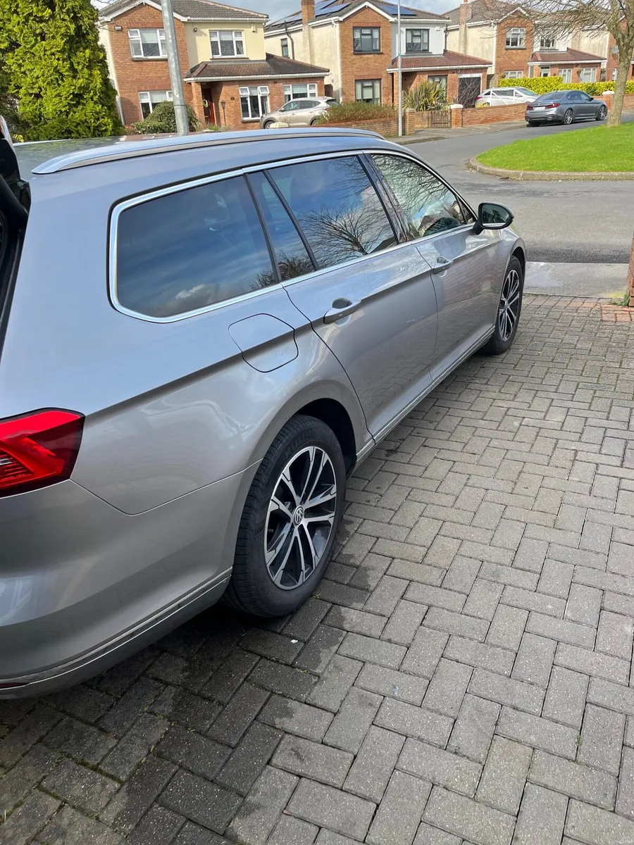 Volkswagen Passat 2019 - Image 1