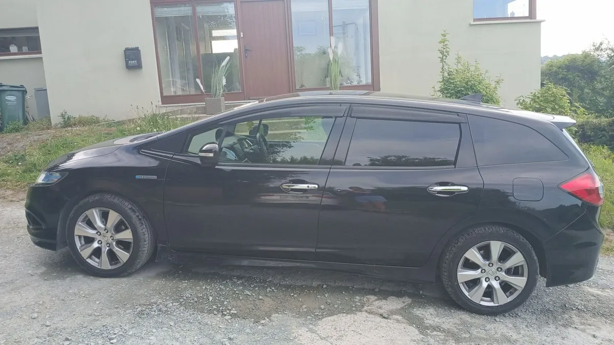 Honda Hybrid 1.5 Petrol  6-Seater - Image 1