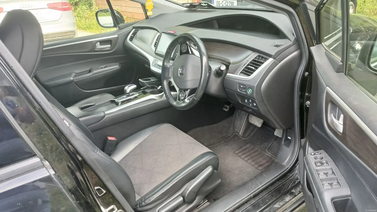 Honda Hybrid 1.5 Petrol  6-Seater - Image 2
