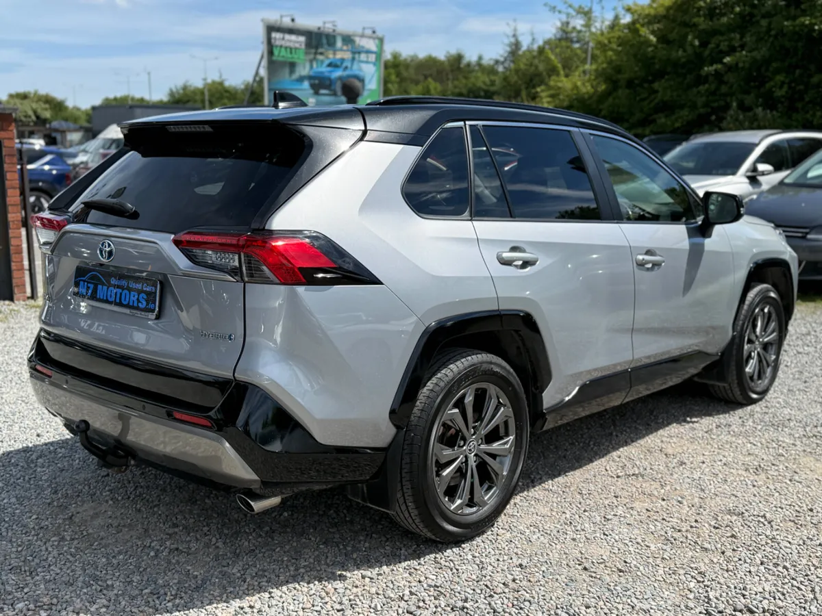 2023 Toyota Rav4 HYBRID SOL AUTO - Image 3