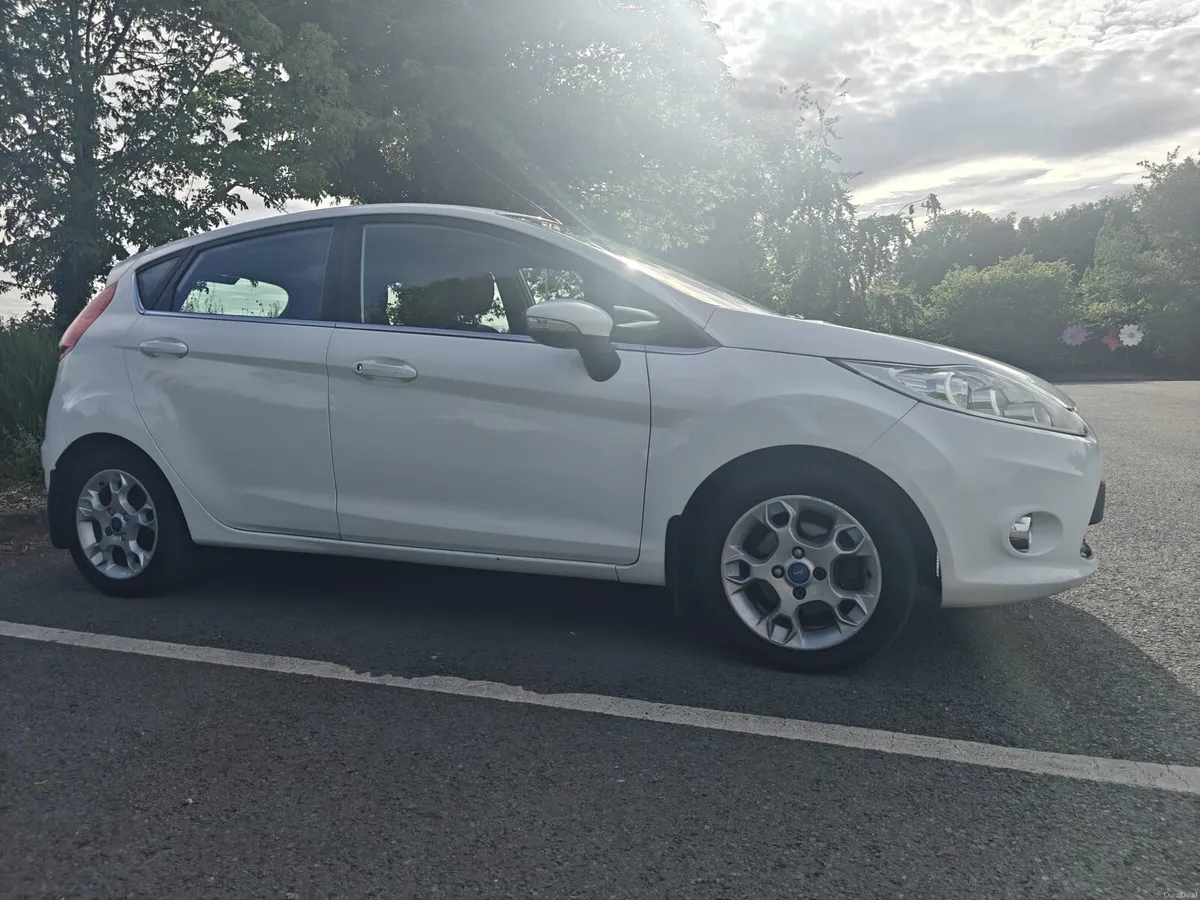 2012 Ford fiesta - Image 1